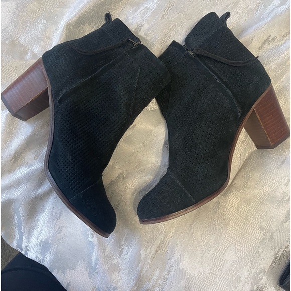 Tom’s boots - Picture 6 of 7